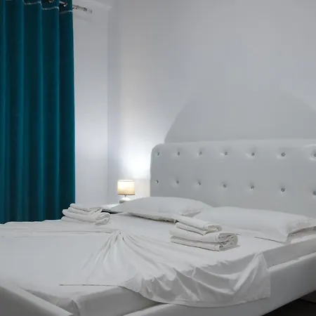 Grand Blue Aparthotel Sarande Exterior photo