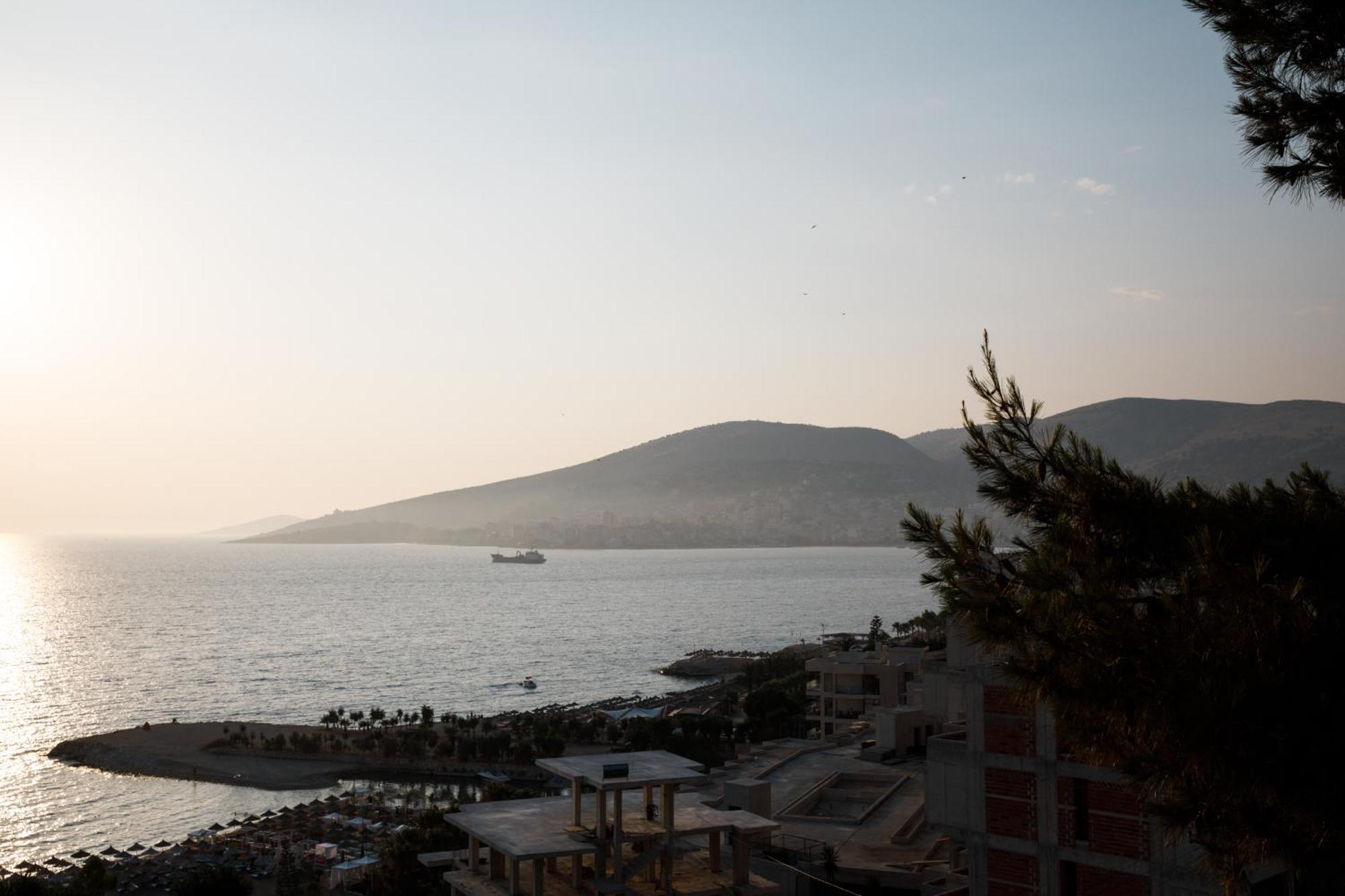 Grand Blue * Saranda